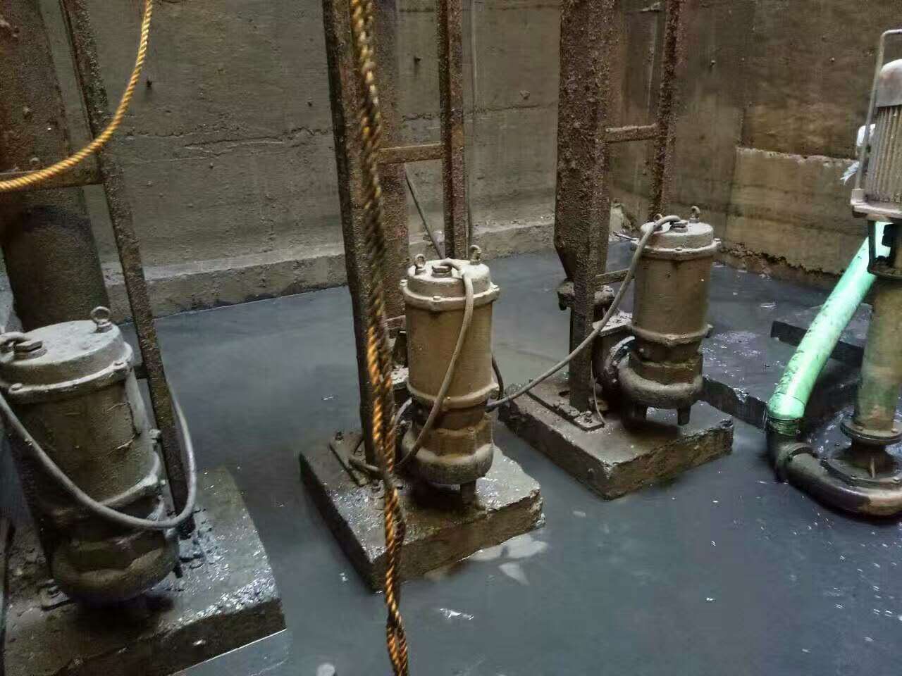 古田污水池清理